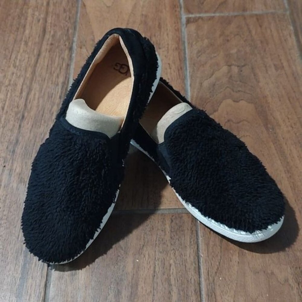 UGG 6 Ricci black furry slip on shoes loafers flats sneakers fuzzy fur